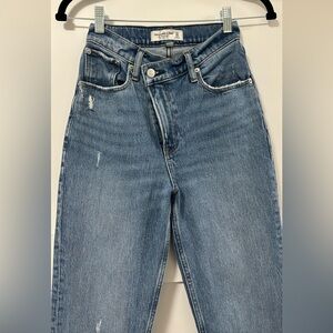 Abercrombie & Fitch ‘The ‘90s Straight Ultra High Rise Jeans size 24L